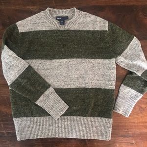 Boys Gap Sweater. Size small.